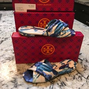 Tory Burch Kira quilted nappa leather flat. Size 6.5 medium, blue print